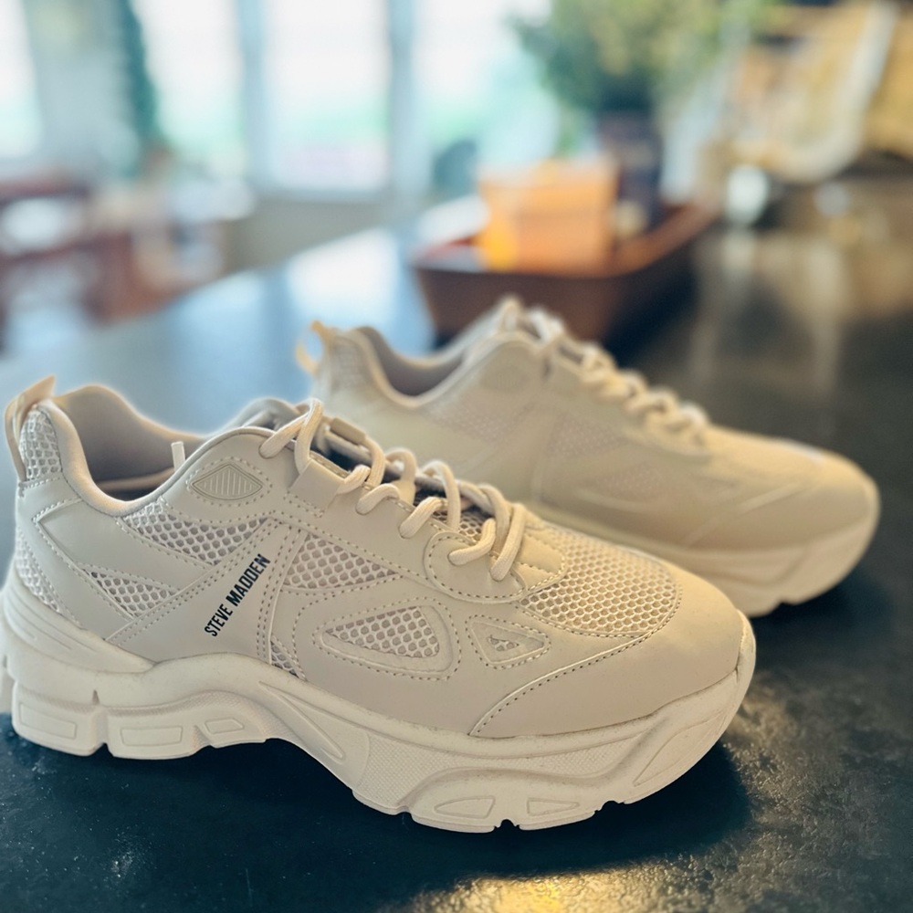 Steve Madden Sneakers